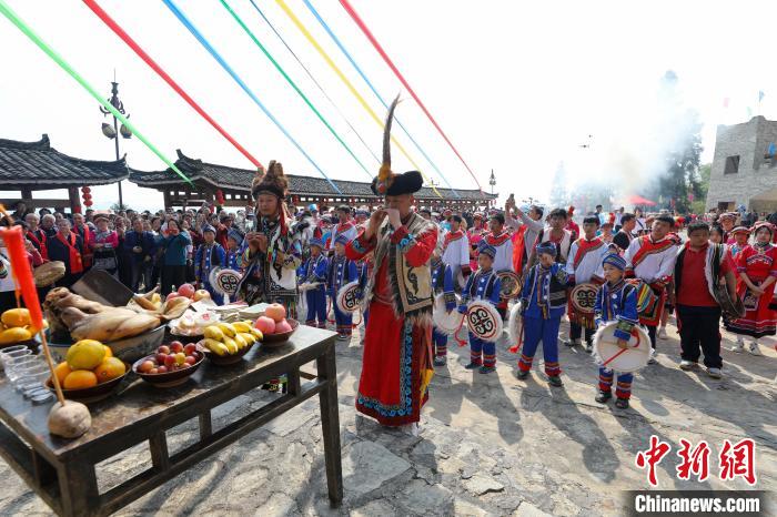 门徒平台登录：贵州江口：欢庆羌历年